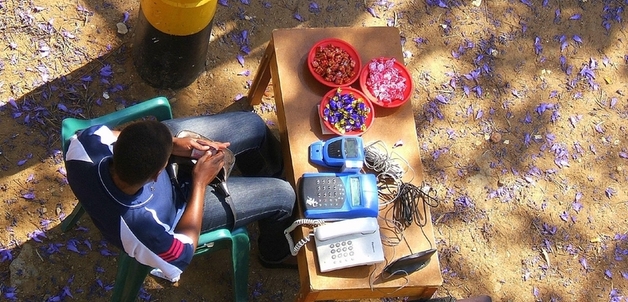 Phone Service / Kirsten Weeks via Flickr