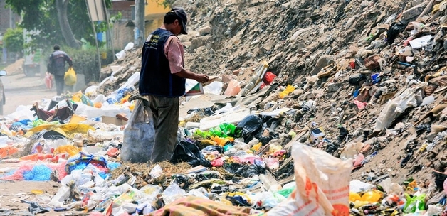 'There is a Waste Problem' / Alex Proimos (compfight)