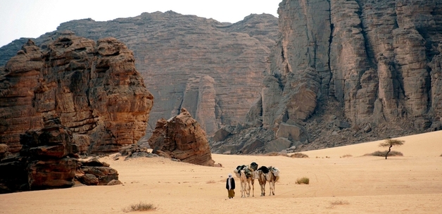 Magharebia "Touareg festivals scenery draw tourists to Algerian desert" / via flickr
